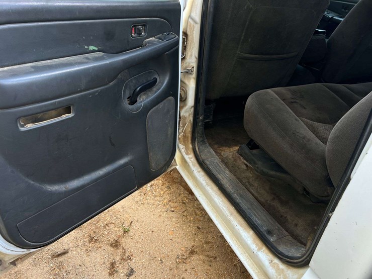 2006-chevrolet-silverado-1500-image-21