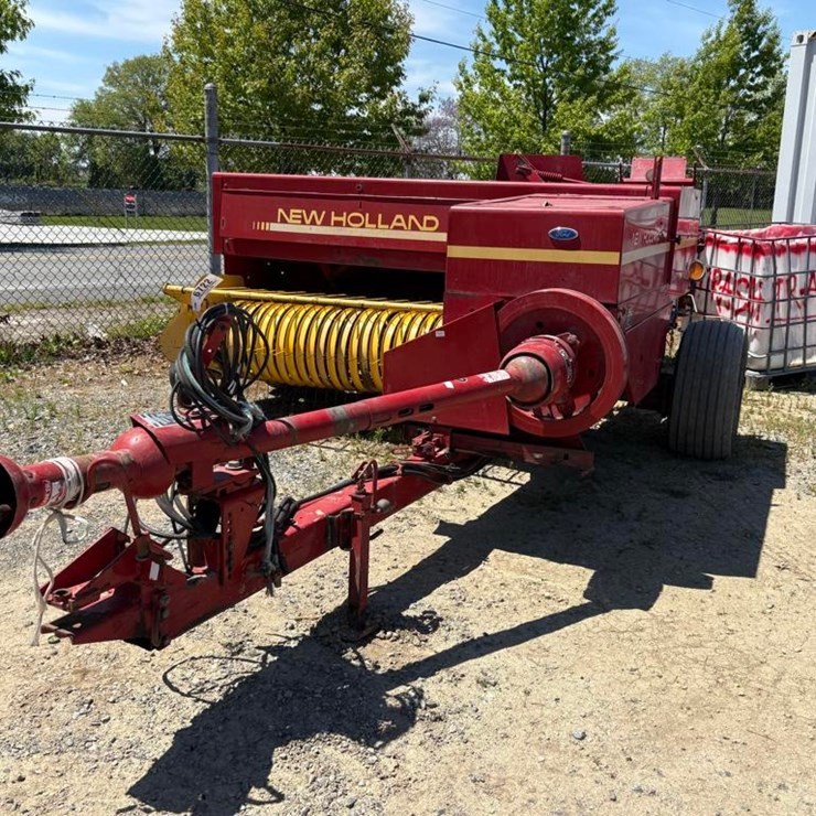 NEW HOLLAND 575