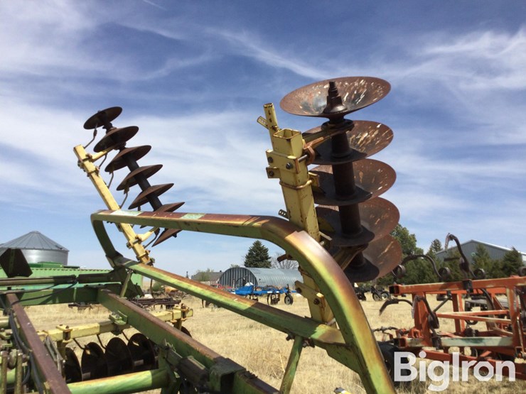 john-deere-230-image-14