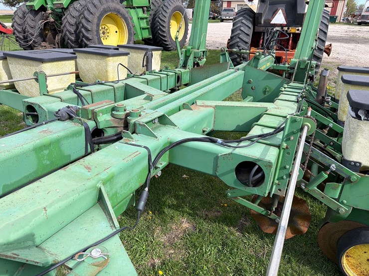 john-deere-7000-image-21