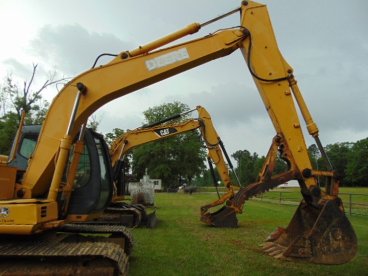 2005-deere-120c-image-5