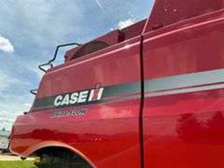 2012-case-ih-6130-image-11