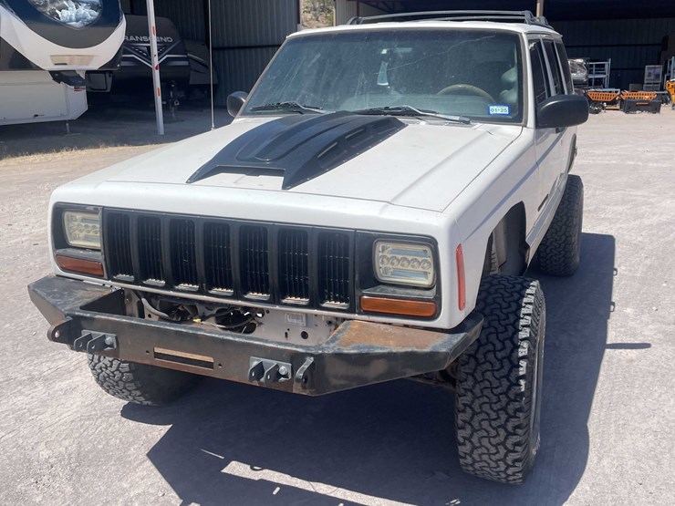 #152-•-2000-jeep-4x4-(has-tx-rebuilt-salvage-title)-image-1