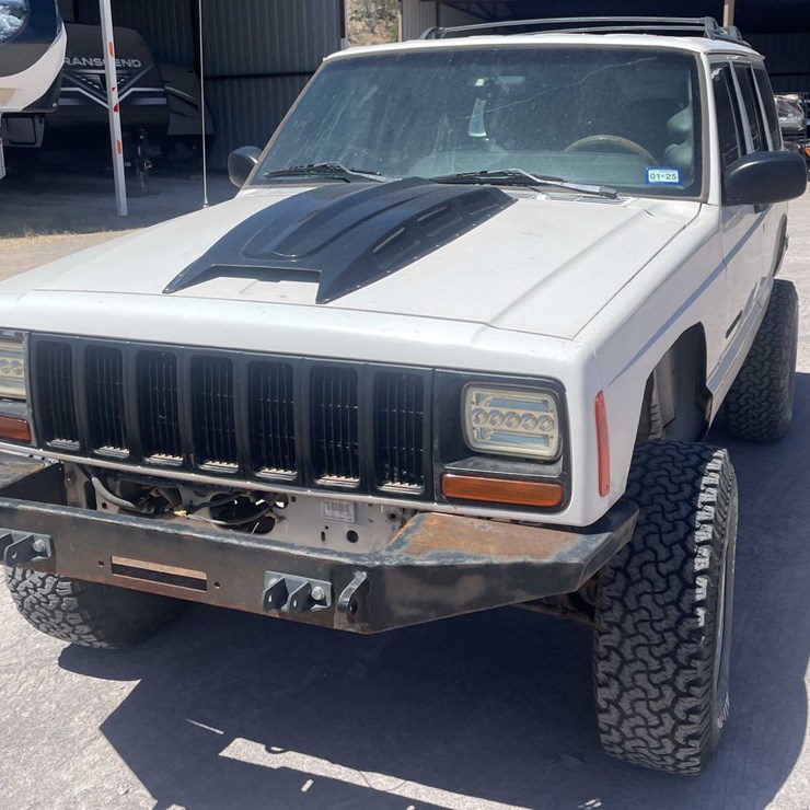 #152 • 2000 Jeep 4x4 (Has TX Rebuilt Salvage Title)