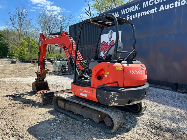 2022-kubota-kx040-4-image-2
