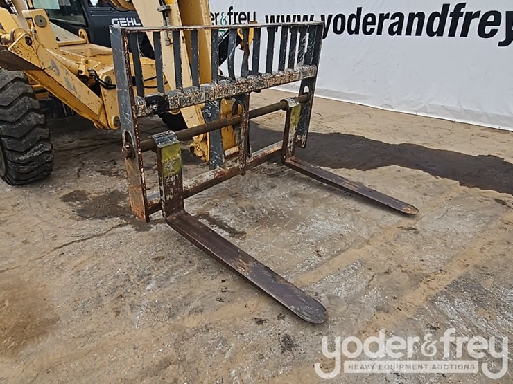 2013-gehl-dl11-image-12
