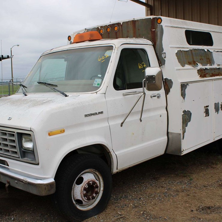 1982 FORD ECOLINE WORK TRUCK E-350 1FDJE37G6CHA21219 Mileage: 39415