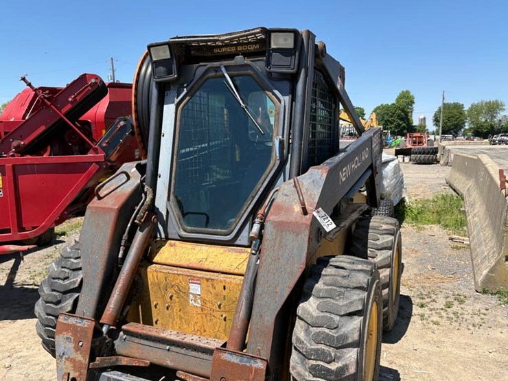 new-holland-lx885-image-3