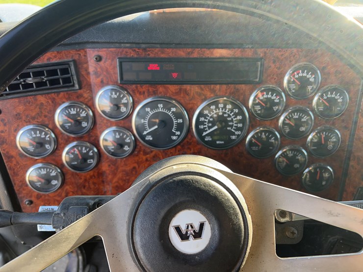 2004-western-star-semi-image-23