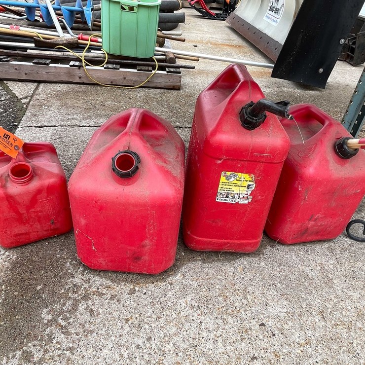 #9092 • (4) Gas Cans (O3)