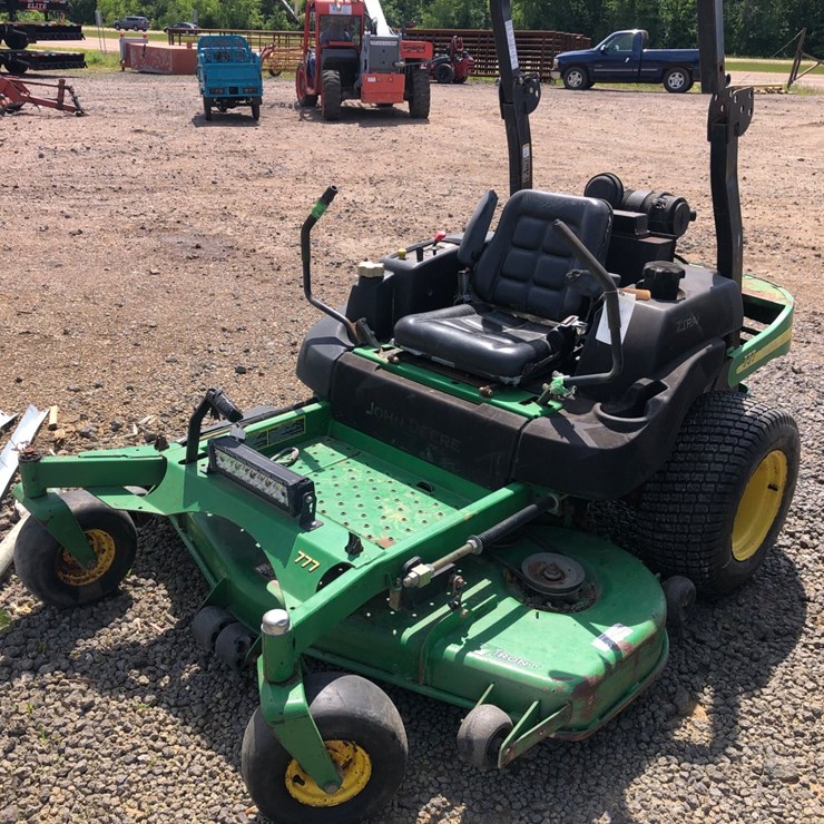 JOHN DEERE 777