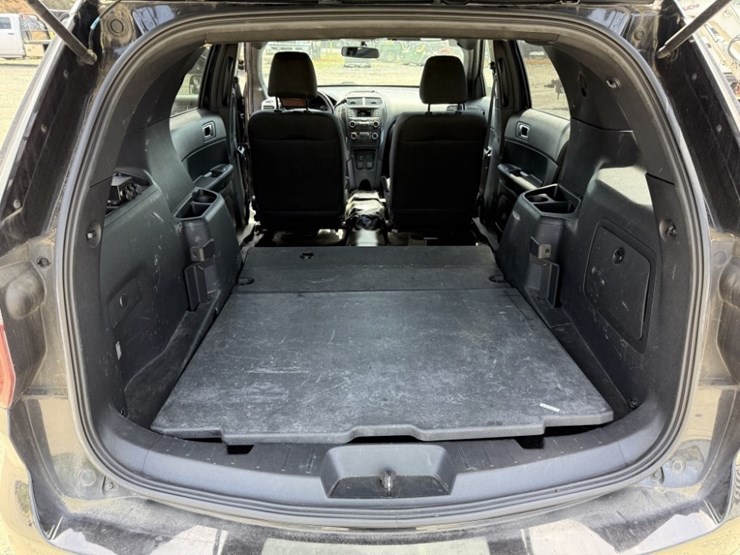 2017-ford-explorer-image-21