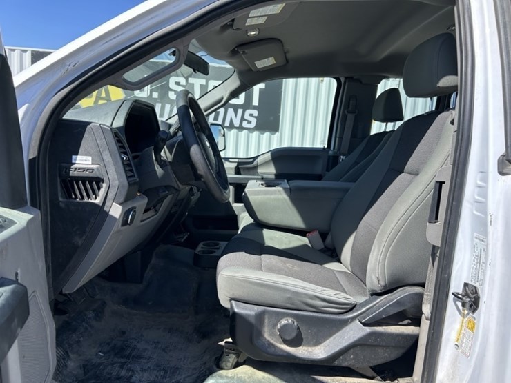 2016-ford-f150-xl-image-12