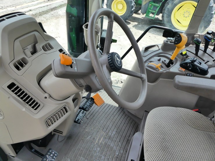 2024-john-deere-6120m-image-11