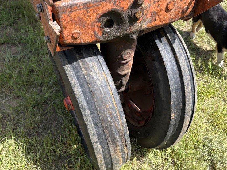 allis-chalmers-wd-tractor-image-12
