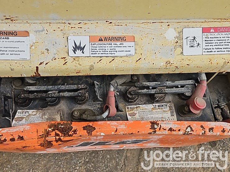 2016-jlg-3246es-image-15