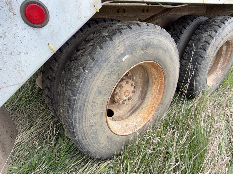 1996-ford-lt9000-image-25