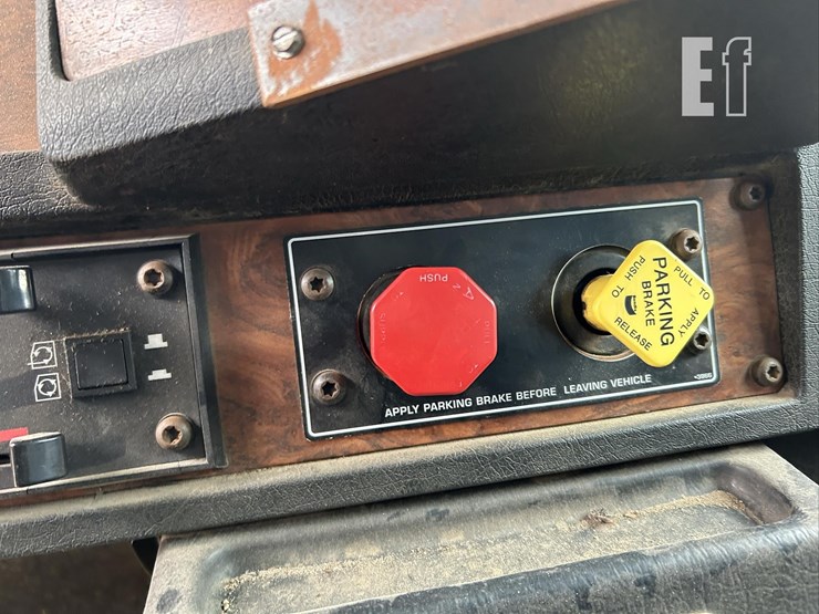 1999-kenworth-t600-image-21