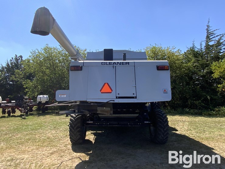 2000-gleaner-r62-image-6
