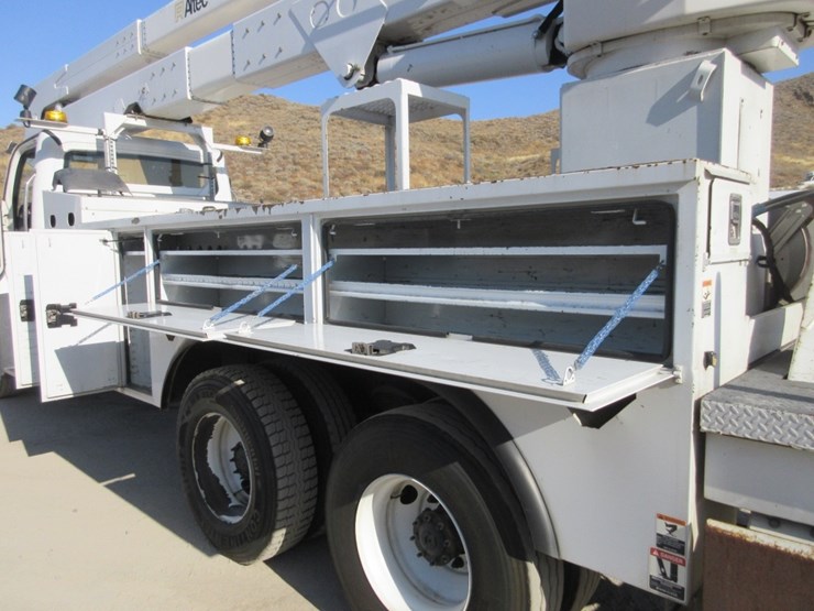 2016-freightliner-114sd-image-17