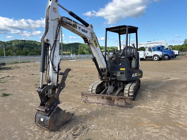 2018-bobcat-e32-image-8