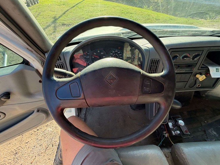 2003-international-durastar-4200-image-17