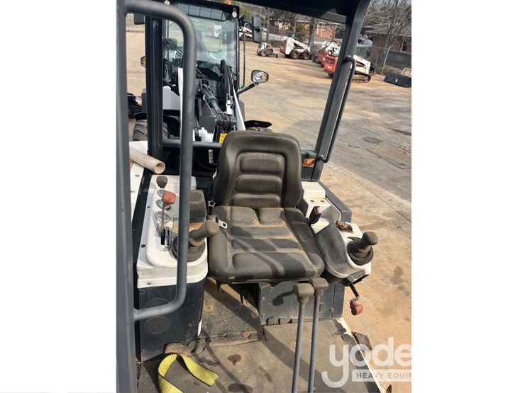 bobcat-325-image-4