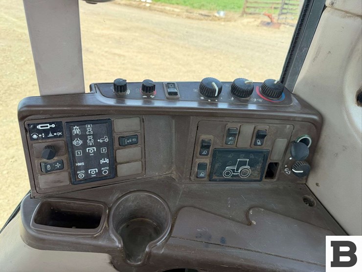 2003-john-deere-7520-image-32