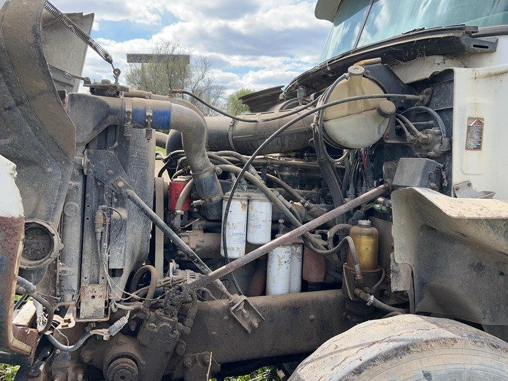 2000-mack-ch613-image-29
