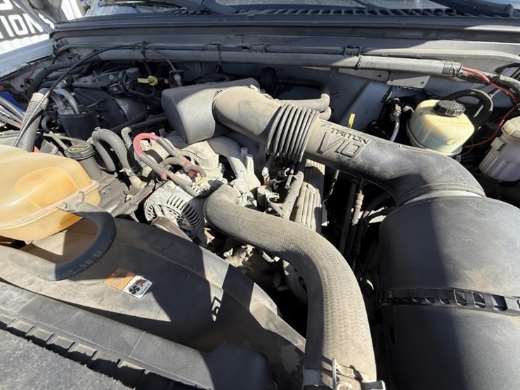 2004-ford-f550-sd-image-12