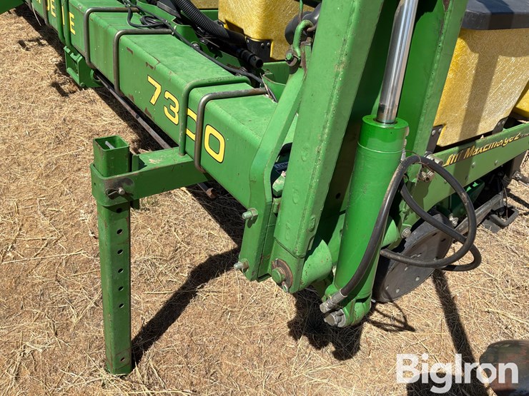 john-deere-7300-image-13