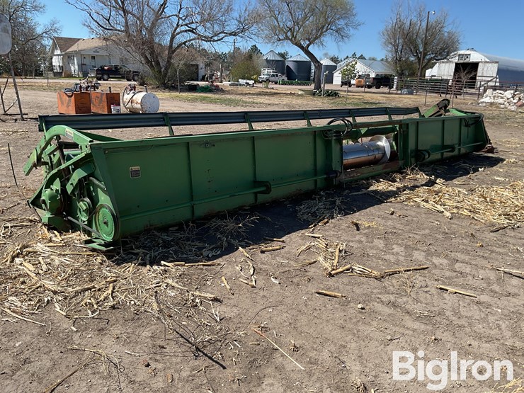 john-deere-230-image-7