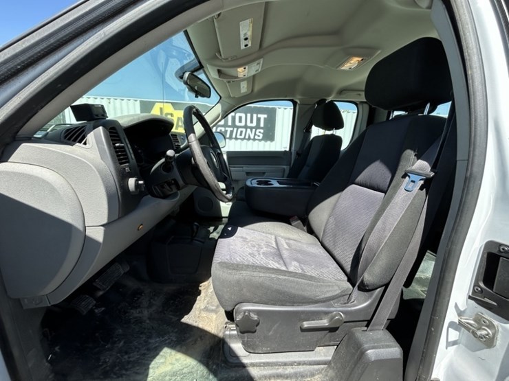 2013-chevrolet-silverado-1500-image-13