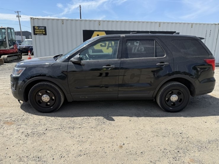2018-ford-explorer-image-7
