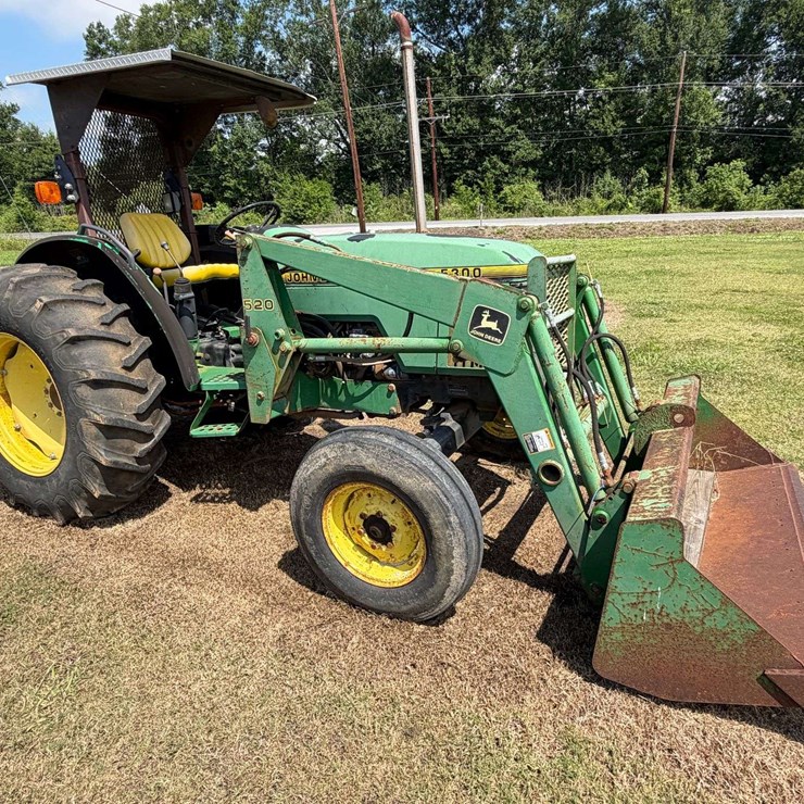JOHN DEERE 5300