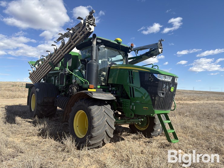 2020-john-deere-f4365-image-3