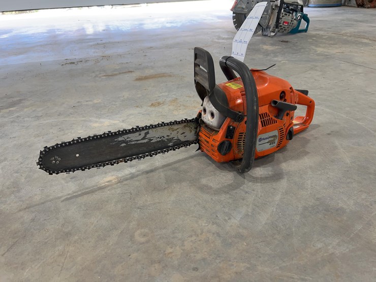 husqvarna-445-chain-saw-image-1