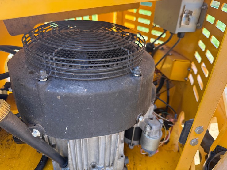 2008-bil-jax-45xa-image-22