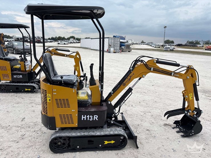 2026-cfg-industrial-h13r-mini-excavator-image-15
