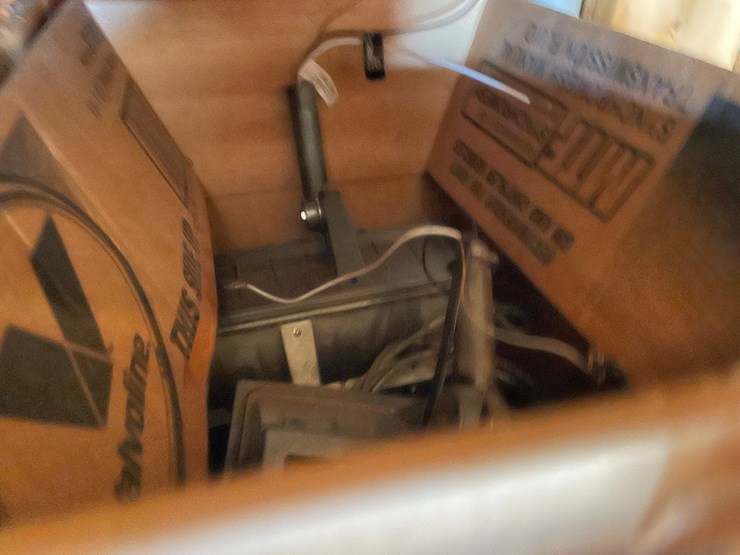 #7024-•-shelf,-cabinet-and-contents-image-6