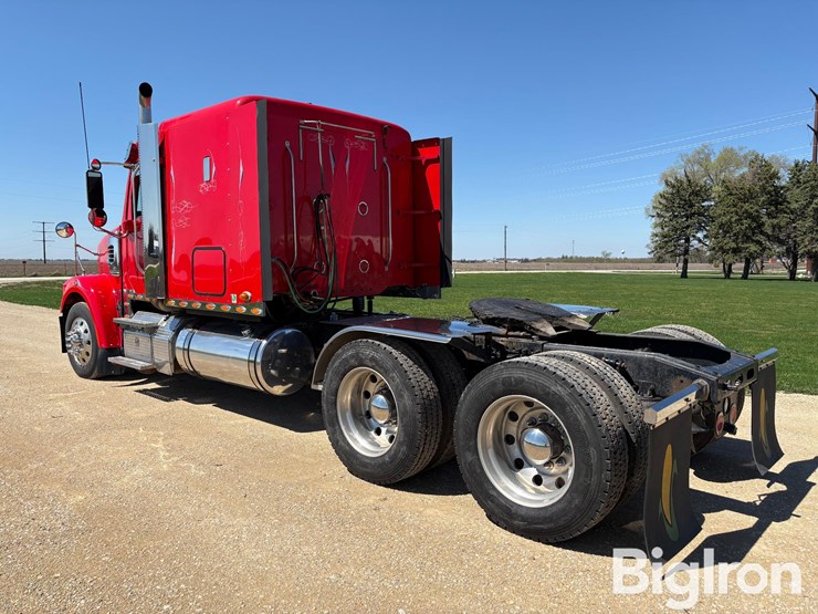 2015-freightliner-coronado-122-image-7