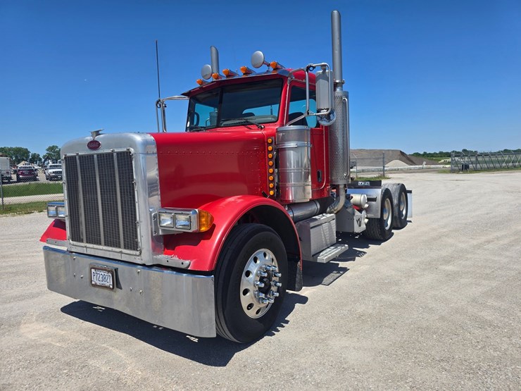 2007-peterbilt-379-image-2