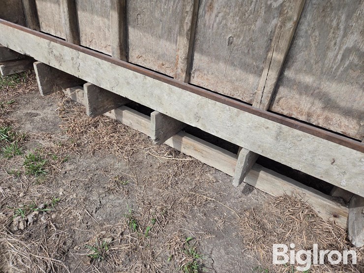 shop-built-wood-livestock-feeder-image-12