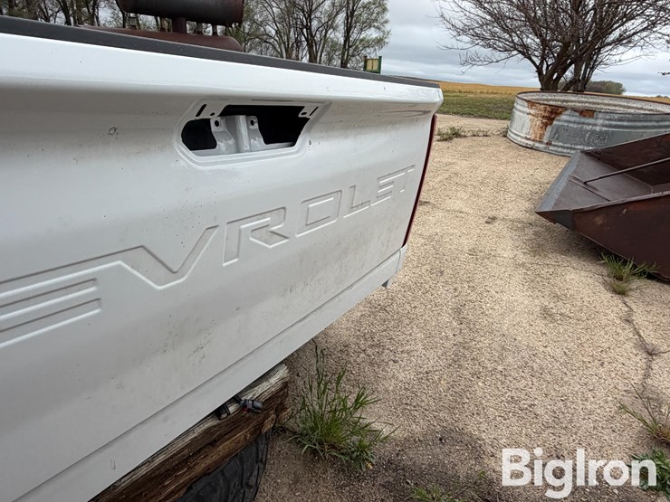 2022-chevrolet-6.5'-pickup-box-&-bumpers-image-13