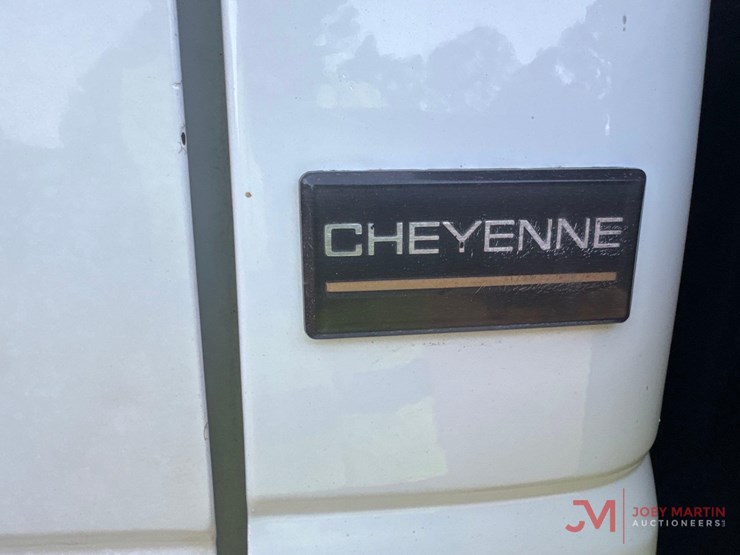 1995-chevrolet-cheyenne-3500-image-10