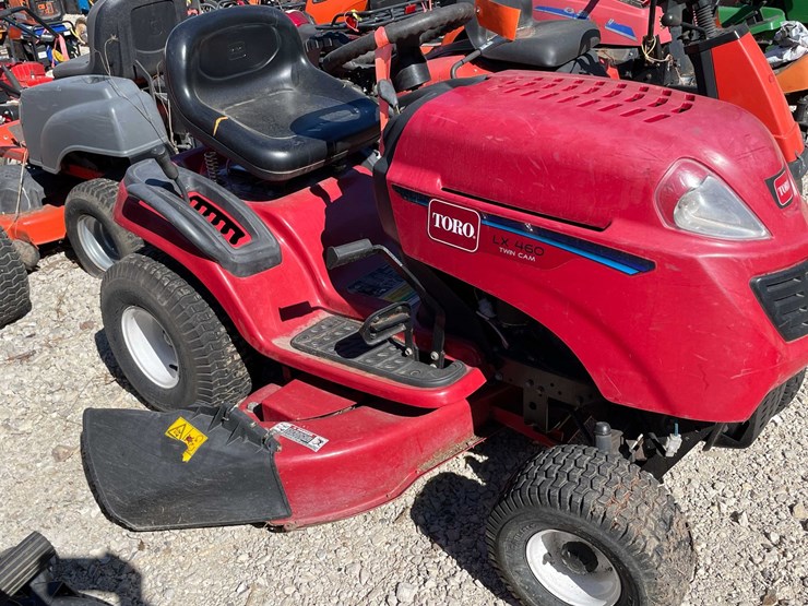 #6947-•-toro-riding-lawn-mower-image-3