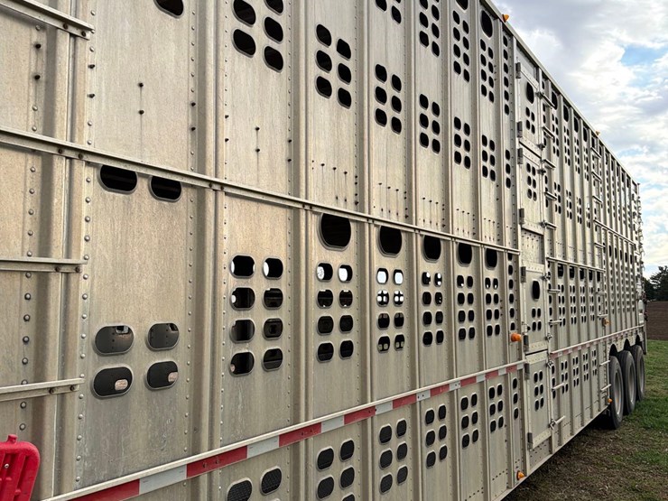 2008-wilson-livestock-trailer-image-25
