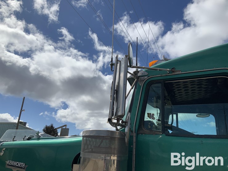 2005-kenworth-w900l-image-14