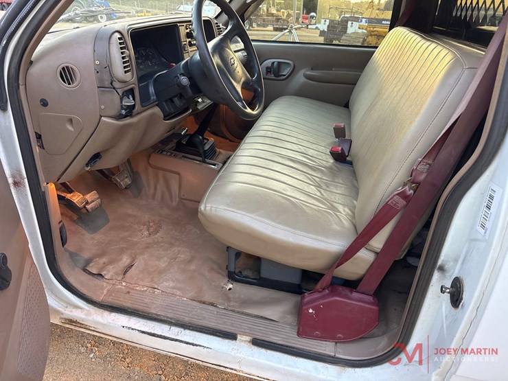 1995-chevrolet-cheyenne-3500-image-23