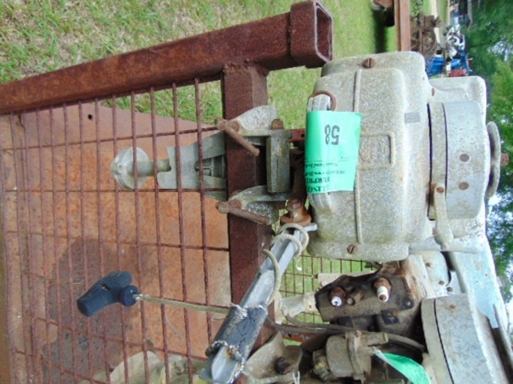 evinrude-antique-outboard-boat-motor-image-1